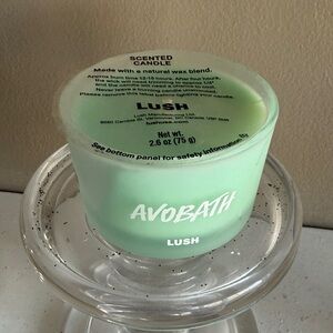 New Lush Avobath 2.6 oz Single Wick Candle in Soft Green